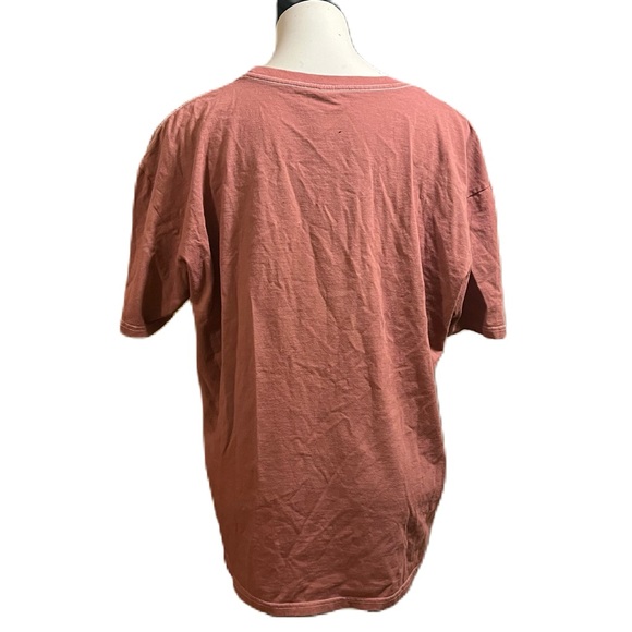 Def Leppard salmon colored leopard print graphic t-shirt unisex - Picture 2 of 6